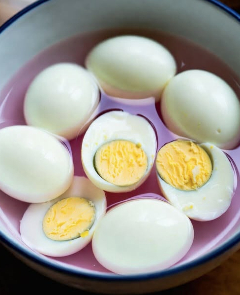 What Happens When You Eat Boiled Eggs Every Morning? Benefits, Risks, and What Experts Say