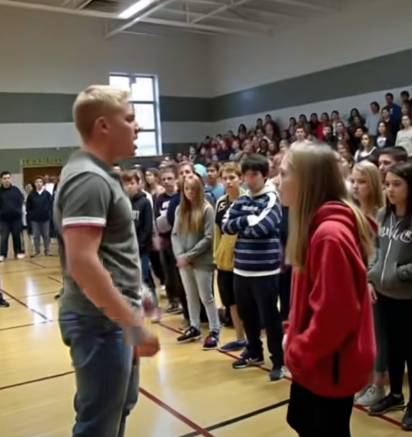 The Moment Everything Changed: A Quiet Student Stood Her Ground in Front of Everyone