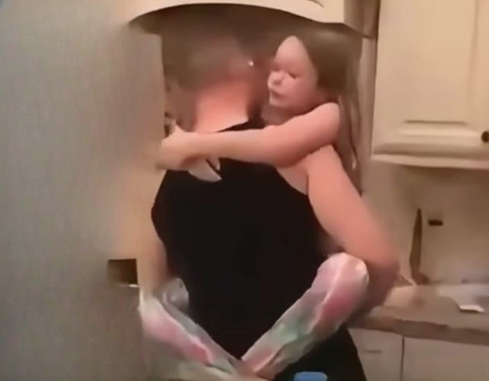 She Walked Into the Kitchen — And Witnessed a Moment That Changed Everything